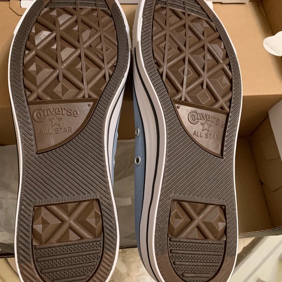 Converse - Picture 2 of 3